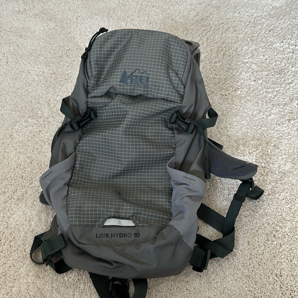 REI link hydro 10 backpack